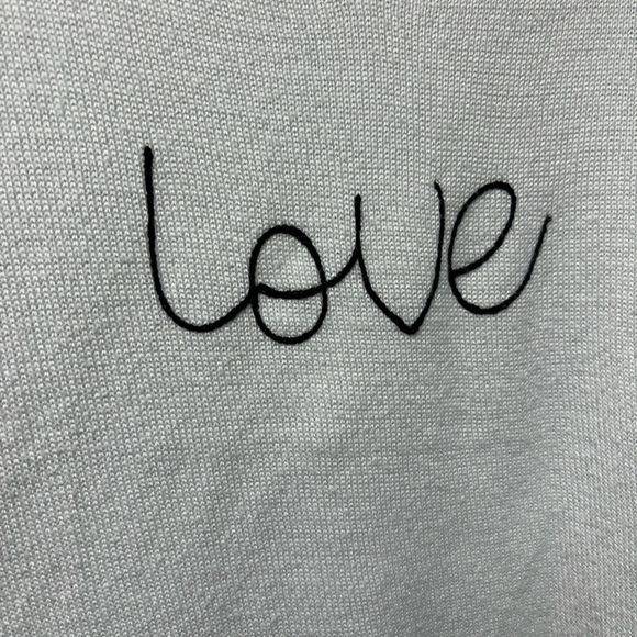 Miracle💗💝
Light weight sweater - Picture 2 of 6